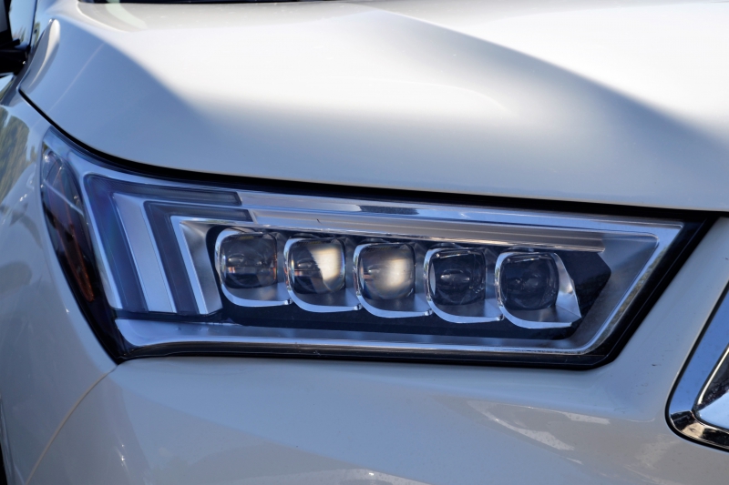 moto-GASSIN-min_acura-headlamp-2834131